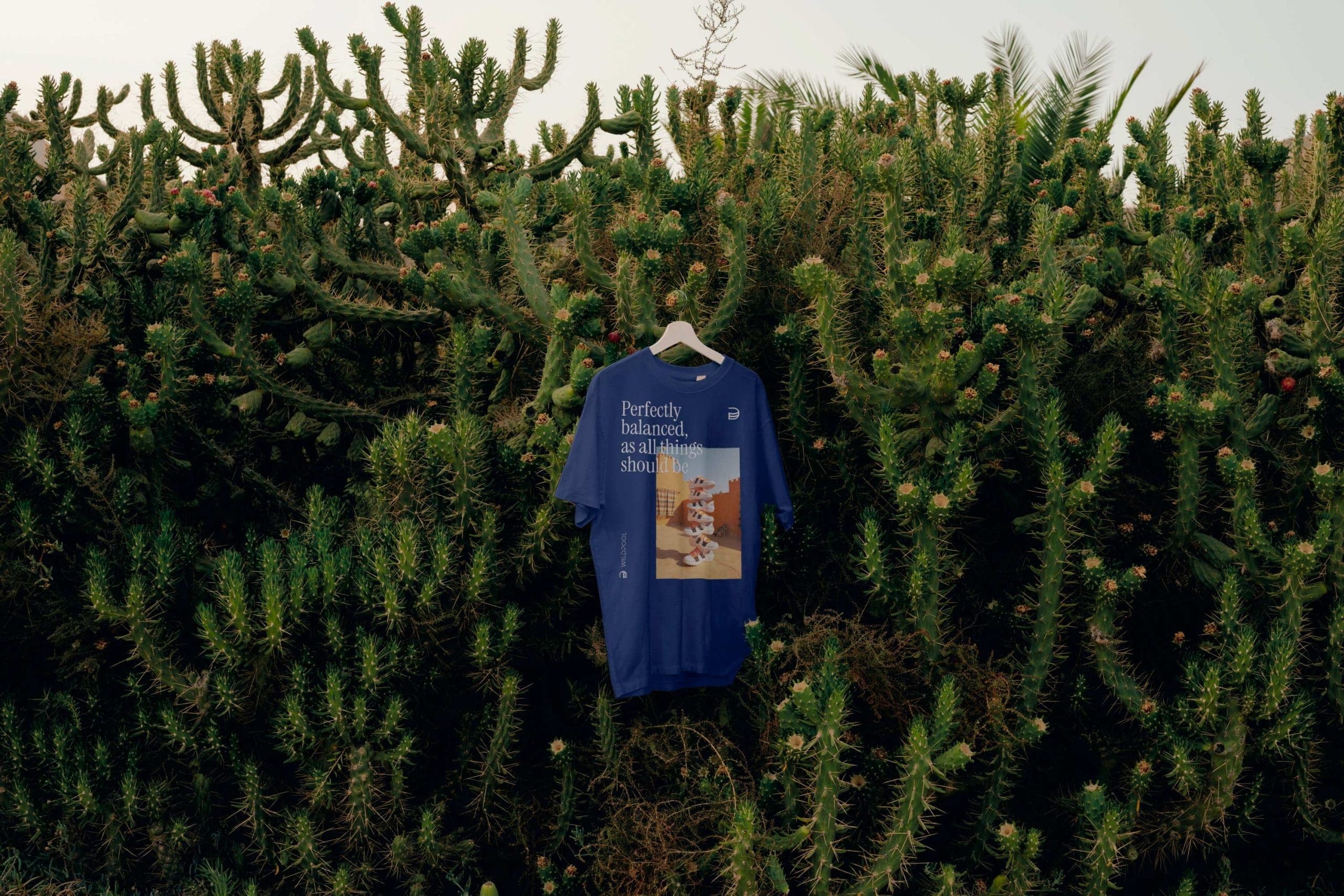 BenditoMockup-Free-BL-T_Shirt-01